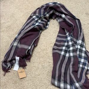 American Eagle Plum Scarf